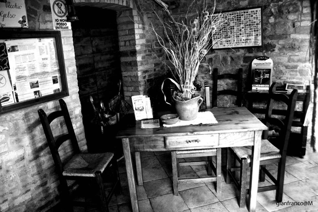 Agriturismo Vecchio Gelso Ortezzano Екстериор снимка