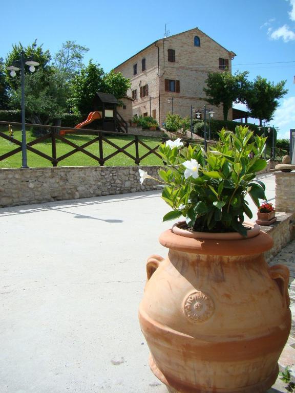 Agriturismo Vecchio Gelso Ortezzano Екстериор снимка