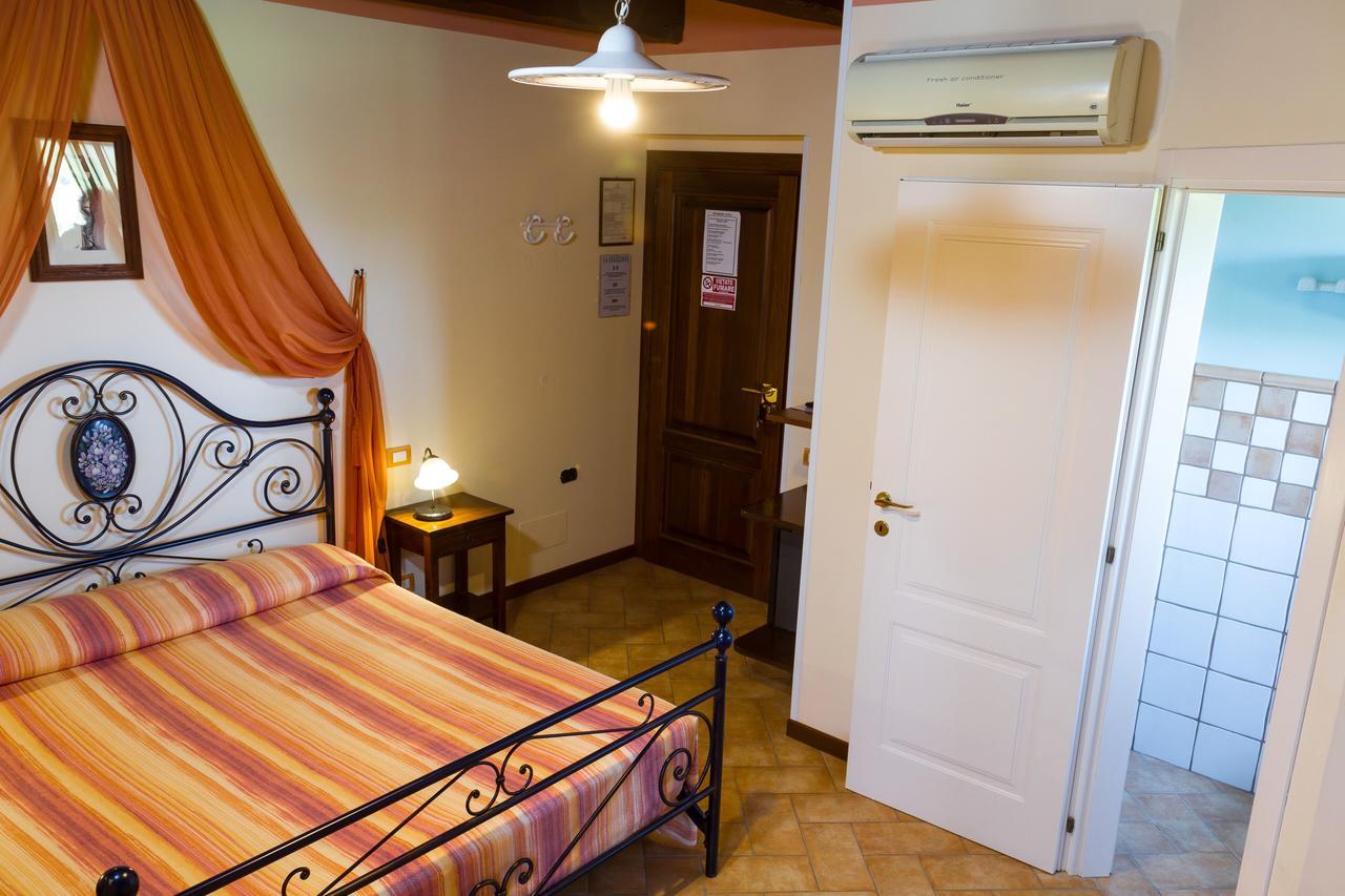 Agriturismo Vecchio Gelso Ortezzano Екстериор снимка